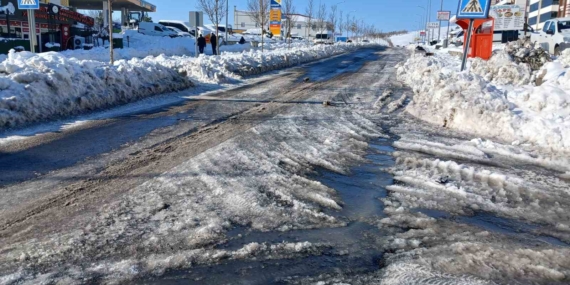 Kulp’ta Dondurucu Soğuk Günlük Yaşamı Felç Etti: Hayat Durma Noktasında!