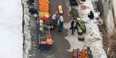 kulpta-kar-engelini-asarak-sali-pazari-uc-haftanin-ardindan-yeniden-acildi-uTTPzElY.jpg