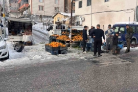 kulpta-kar-firtinasi-pazar-esnafi-tezgahlarini-acamadi-YwsMR96x.jpg