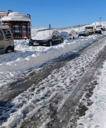 kulpta-kar-yagisi-ve-dondurucu-soguk-hava-etkisini-artirdi-ZwazfyYa.jpg
