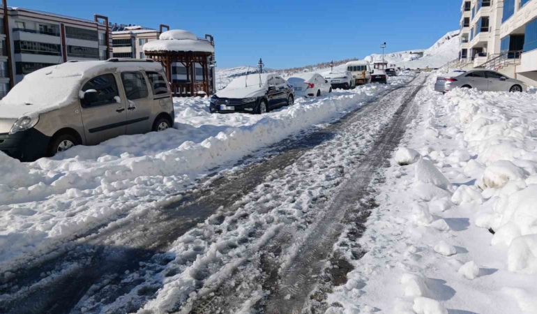 kulpta-kar-yagisi-ve-dondurucu-soguk-hava-etkisini-artirdi-ZwazfyYa.jpg