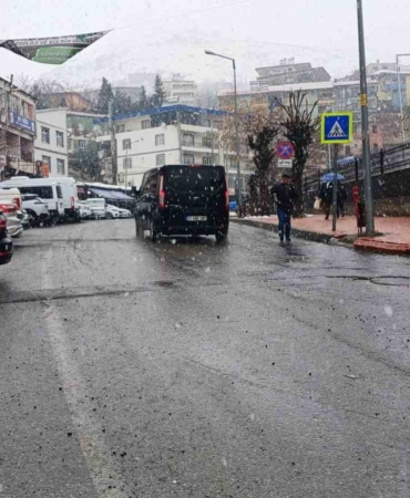 kulpta-yagmurun-yerini-bembeyaz-kar-kapladi-VvsW9lrB.jpg