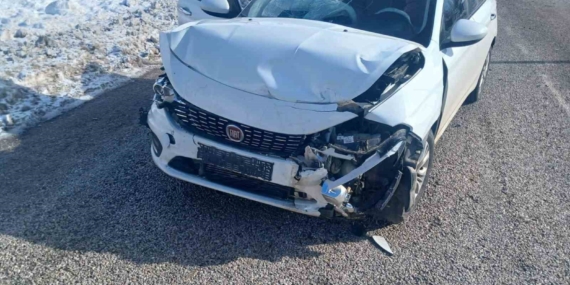 Malatya’da Feci Kaza: İki Otomobil Çarpıştı, 3 Yaralı!