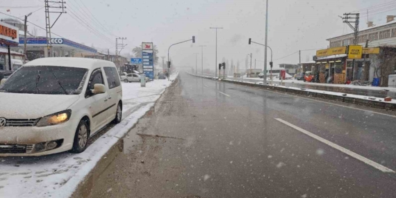 Malatya’da Yoğun Kar Nedeniyle Gürün-Pınarbaşı Yolu Kapatıldı