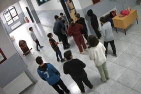 ogrencisini-heimlich-manevrasi-ile-kurtaran-kahraman-eckvt7ce.jpg