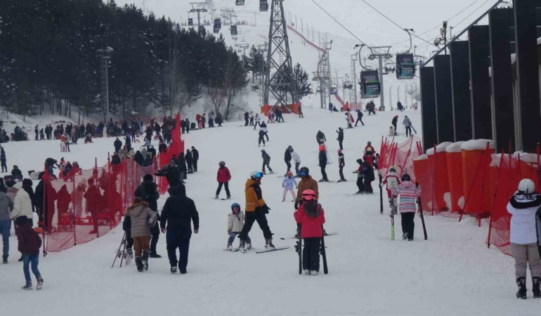 palandokende-kayak-keyfi-kisin-buyuleyici-dunyasi-cDsjAcFU.jpg