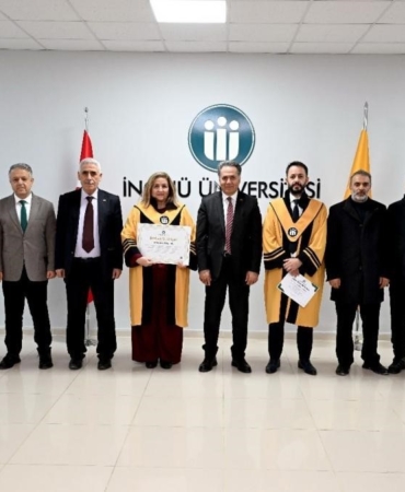 rektor-akpolat-unvani-yukselen-akademisyenlere-cubbe-giydirdi-g3mse8xu.jpg