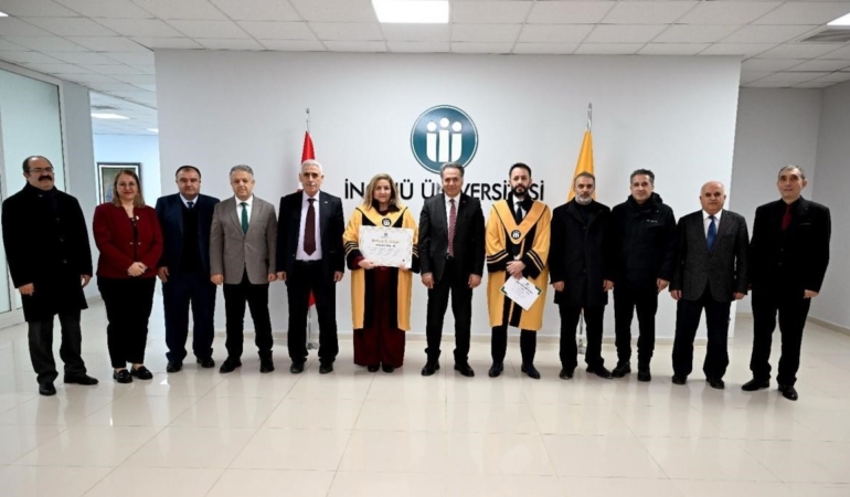 rektor-akpolat-unvani-yukselen-akademisyenlere-cubbe-giydirdi-g3mse8xu.jpg