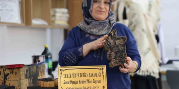 Sanatçı Belgesi Alan Usta, Çit Baskıyı Geleceğe Taşıyor