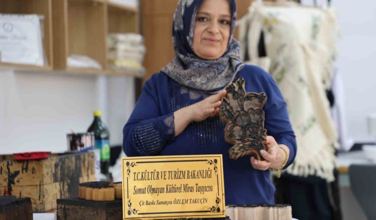 sanatci-belgesi-alan-usta-cit-baskiyi-gelecege-tasiyor-VPD2yAVK.jpg