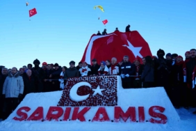 sarikamista-sehitler-icin-kardan-heykellerle-anma-toreni-duzenlendi-bFC9ZNX6.jpg