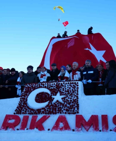 sarikamista-sehitler-icin-kardan-heykellerle-anma-toreni-duzenlendi-bFC9ZNX6.jpg