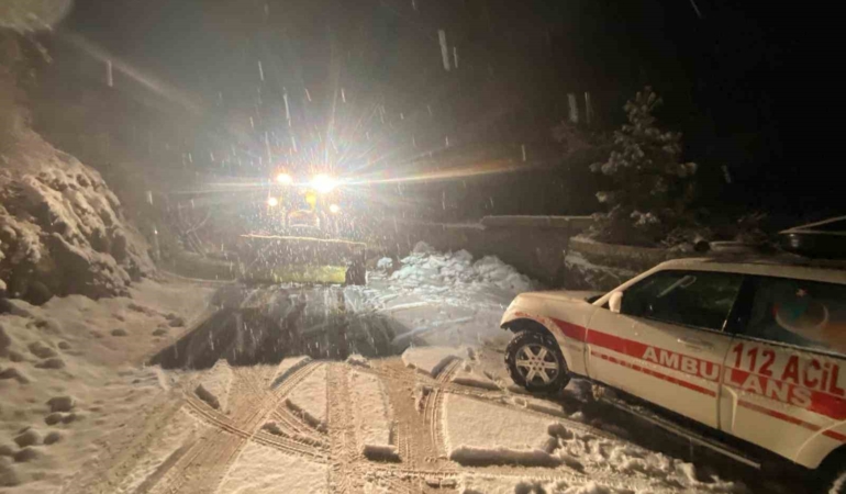 sasonda-karla-mucadele-ekipler-hastalari-kurtarmak-icin-seferber-oldu-J11IqWhO.jpg