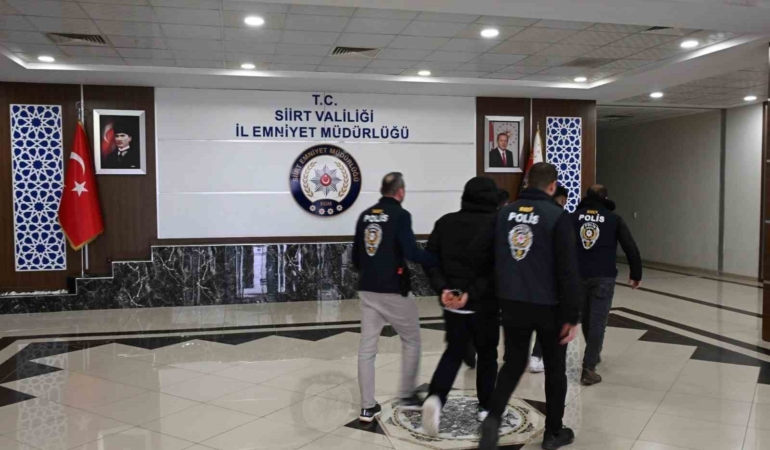 siirtte-sahte-arac-satisiyla-4-kisiyi-dolandiran-iki-supheli-tutuklandi-ChsqfC4Y.jpg