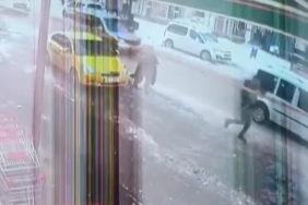 trafik-sikisikliginda-kahramanlik-taksiden-inen-adam-havale-geciren-cocugu-hastaneye-tasidi-h3P7yciH.jpg
