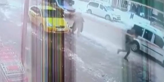 Trafik Sıkışıklığında Kahramanlık: Taksiden İnen Adam, Havale Geçiren Çocuğu Hastaneye Taşıdı