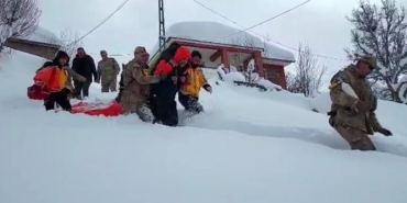 tuncelide-ekiplerin-1-kilometre-yuruyerek-hasta-ulasimi-basariyla-gerceklesti-CY4Gz2LN.jpg