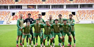 yesilyurtspor-bingolu-sahasinda-agirliyor-heyecan-dolu-bir-karsilasma-ndGZltzg.jpg