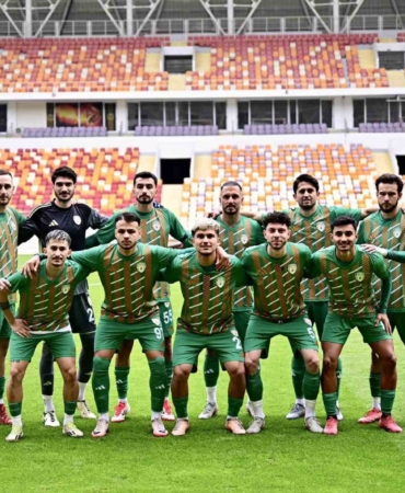 yesilyurtspor-bingolu-sahasinda-agirliyor-heyecan-dolu-bir-karsilasma-ndGZltzg.jpg