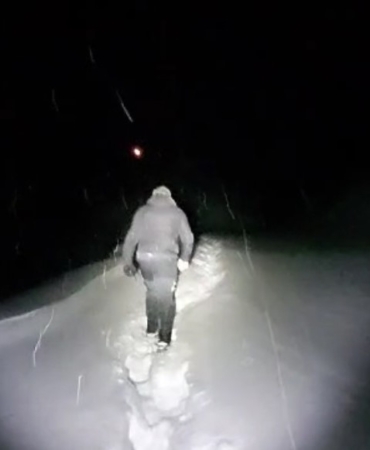 yogun-sis-ve-kar-altinda-3-kilometre-yuruyen-ekipler-hastaya-ulasti-yacSnvtY.jpg