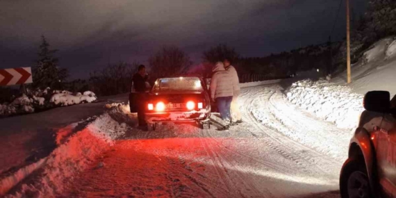 Yolda Mahsur Kalan Vatandaşa Belediyeden Hızlı Müdahale