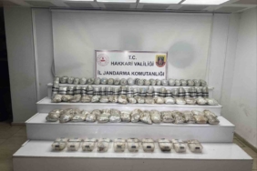 yuksekovada-60-kilo-uyusturucu-madde-ele-gecirildi-bir-basari-hikayesi-gLyiWj8h.jpg