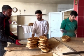 adilcevazda-uc-firin-ramazan-pidesini-eski-fiyatla-sunuyor-OuSP96xm.jpg