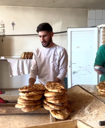 adilcevazda-uc-firin-ramazan-pidesini-eski-fiyatla-sunuyor-OuSP96xm.jpg