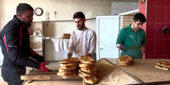 Adilcevaz’da Üç Fırın Ramazan Pidesini Eski Fiyatla Sunuyor