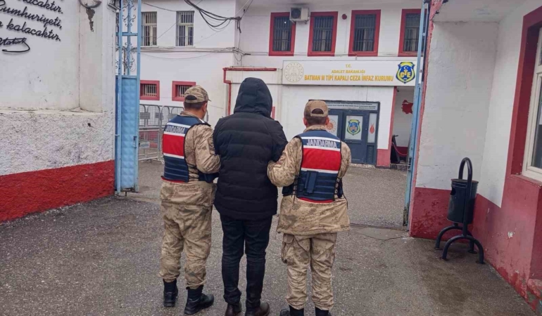 batmanda-13-yil-kesinlesmis-hapis-cezasi-bulunan-sahis-yakalandi-1KgvTwri.jpg