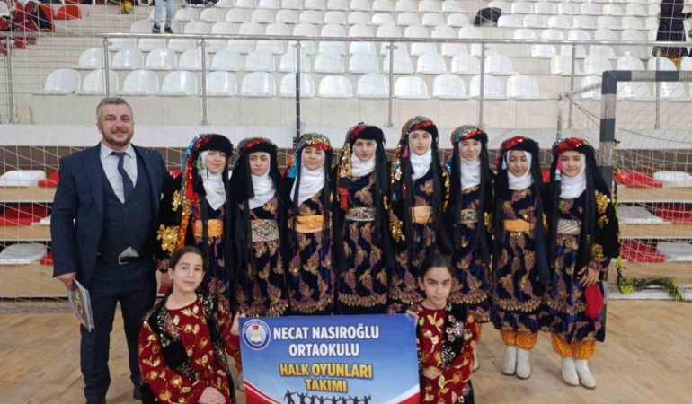 batmanda-cosku-dolu-okul-sporlari-halk-oyunlari-etkinligi-NqyhyYEb.jpg