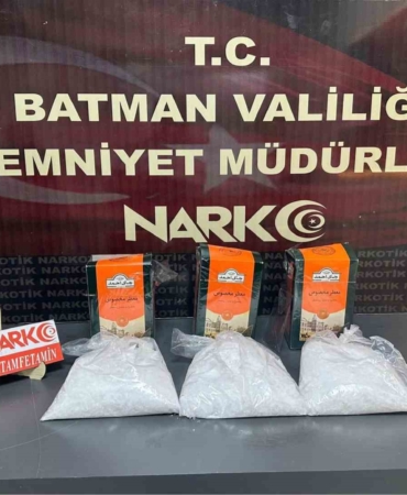 batmanda-supheli-taksiden-3-kilo-metamfetamin-ele-gecirildi-2-tutuklama-i8b8DPxn.jpg