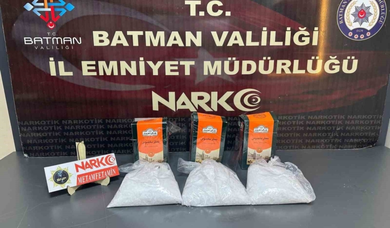 batmanda-supheli-taksiden-3-kilo-metamfetamin-ele-gecirildi-2-tutuklama-i8b8DPxn.jpg