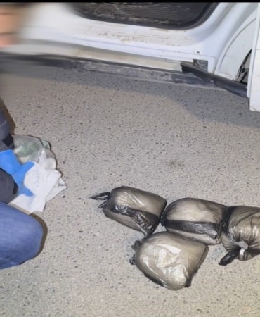 batmanda-tarihi-narkotik-operasyonu-4-kilo-50-gram-metamfetamin-yakalandi-IJkcz83t.jpg