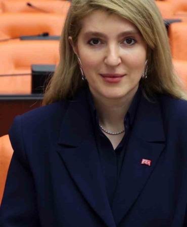 berat-kandilinde-inanc-sirac-kara-olmeztopraktan-anlamli-mesaj-ZYM4WdLn.jpg