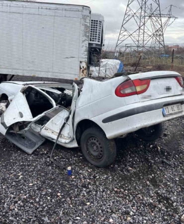 bingolde-feci-trafik-kazasi-1-kisi-hayatini-kaybetti-nsYCxd2B.jpg