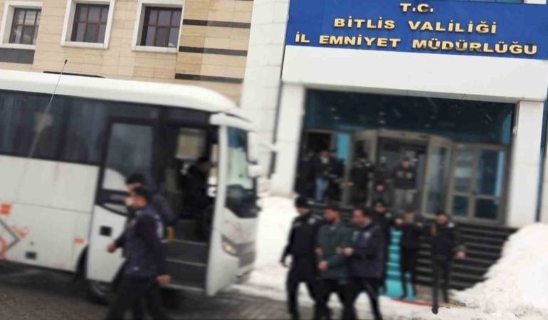 bitliste-yasa-disi-bahis-operasyonunda-24-kisi-tutuklandi-VTnZ6naq.jpg