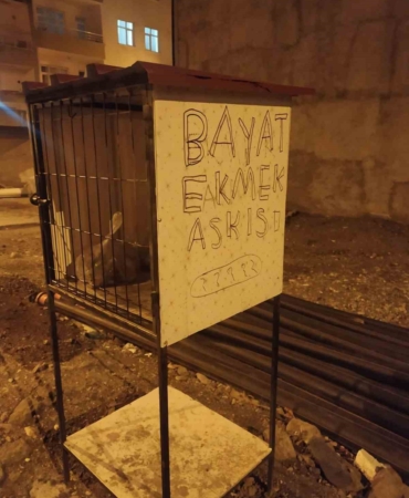 cermikte-israfi-onlemek-icin-yenilikci-bayat-ekmek-dolabi-uygulamasi-4REPYUU5.jpg