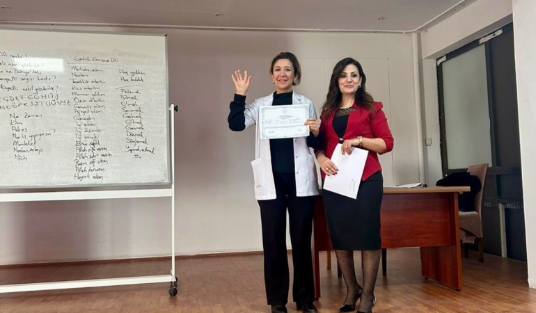 dagkapi-devlet-hastanesinde-isaret-dili-egitimi-esitlik-icin-bir-adim-KT4Td7pG.jpg