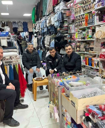 dicle-kaymakami-mustafa-atis-esnaf-ve-vatandaslarla-bulustu-6S19pGWe.jpg