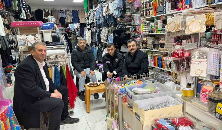 dicle-kaymakami-mustafa-atis-esnaf-ve-vatandaslarla-bulustu-6S19pGWe.jpg