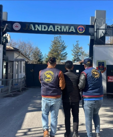 diyarbakirda-kesinlesmis-hapis-cezasi-bulunan-105-sahis-yakalandi-5dEV67Ga.jpg