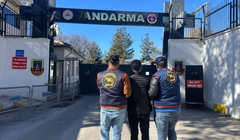 diyarbakirda-kesinlesmis-hapis-cezasi-olan-104-kisi-tutuklandi-dYjYpUsi.jpg