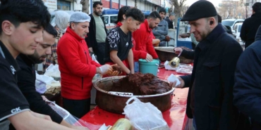 diyarbakirda-ramazanin-vazgecilmezi-cigkofteye-buyuk-ilgi-6v9EQbDb.jpg
