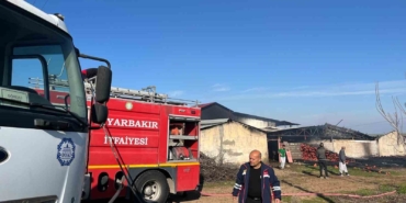 diyarbakirdaki-plastik-fabrikasinda-cikan-yangin-bWIpGfd5.jpg