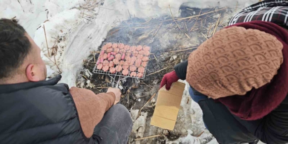 Donan Nazik Gölü’nde Sucuk Ekmekle Unutulmaz Anlar
