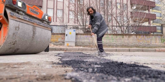 Elazığ’da Asfalt Yama Çalışmaları Devam Ediyor