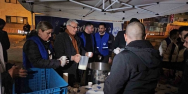 elazigda-berat-kandili-coskusu-camiler-dolu-tasdi-pnq1XD9p.jpg