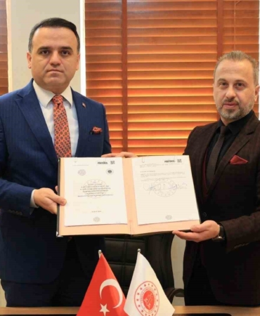 elazigda-bilisim-suclari-ve-madde-bagimliligiyla-mucadelede-yeni-bir-is-birligi-protokolu-apcDwiqw.jpg
