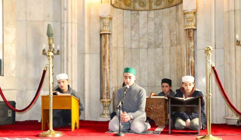 elazigda-camilerde-mukabele-gelenegi-bir-kulturel-zenginlik-1LzNlBBW.jpg